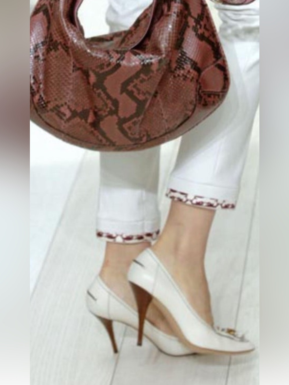 Gucci White Leather Tassel Heeled Loafers with Bamboo Accents
